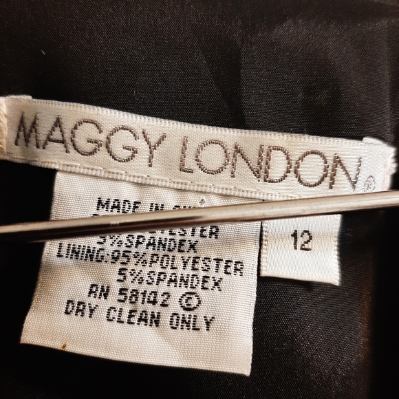 Sz 12 Maggy London LBD - Picture 6 of 7